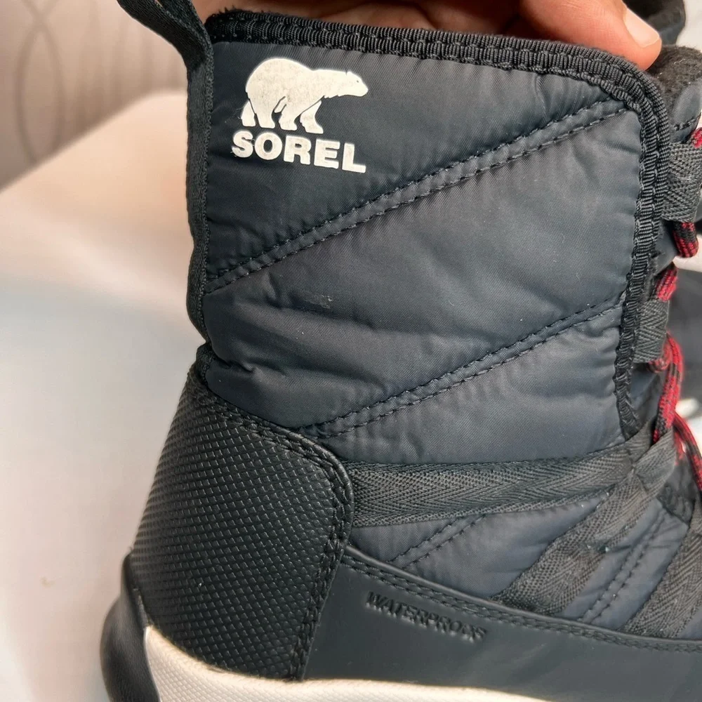 Sorel Whitney II Short Lace Boots Boys  Shoes Size 5 Snow Winter
